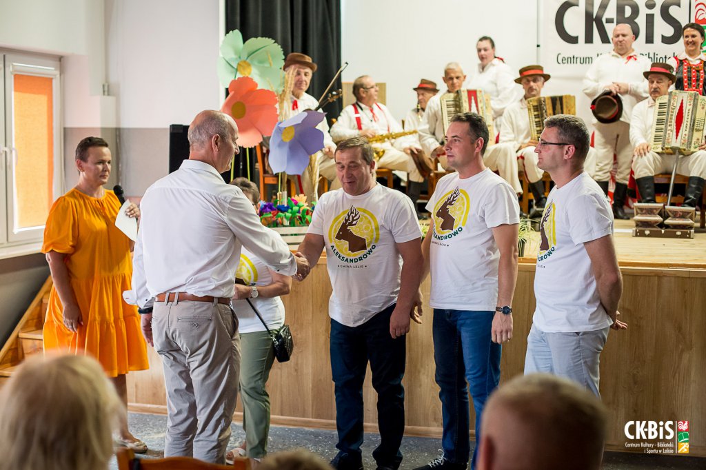 Kto wykonał “Najpiękniejszy wieniec dożynkowy w gminie Lelis” ? [22.08.2022] - zdjęcie #4 - eOstroleka.pl