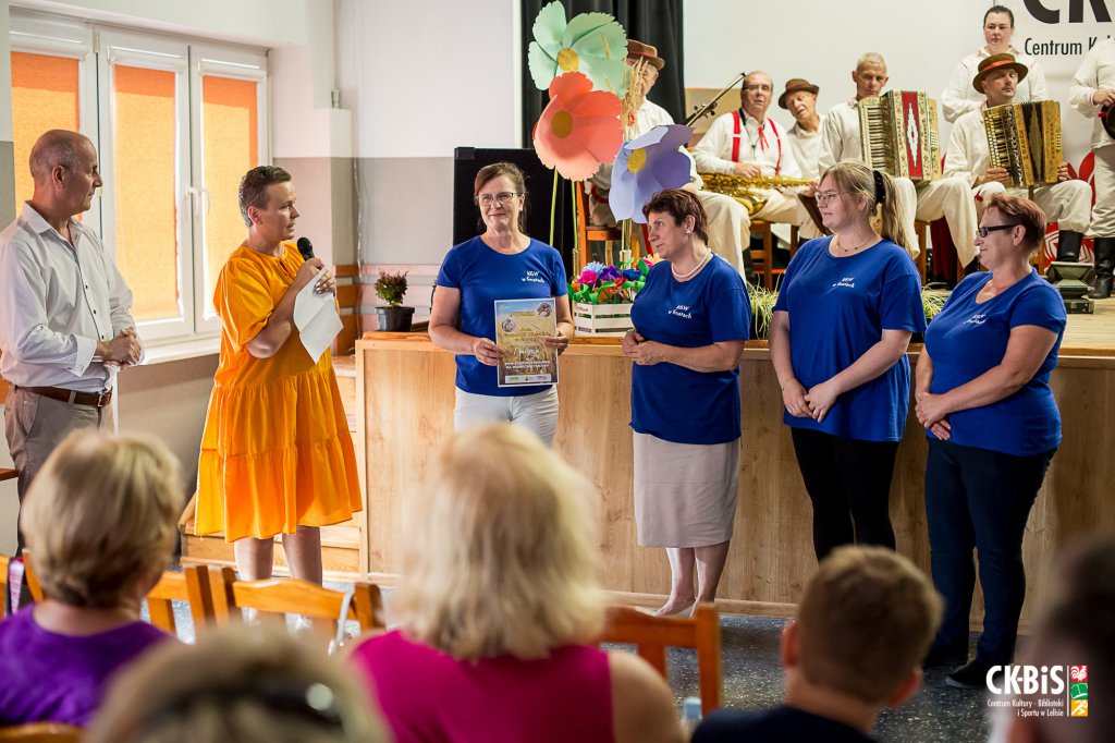 Kto wykonał “Najpiękniejszy wieniec dożynkowy w gminie Lelis” ? [22.08.2022] - zdjęcie #1 - eOstroleka.pl