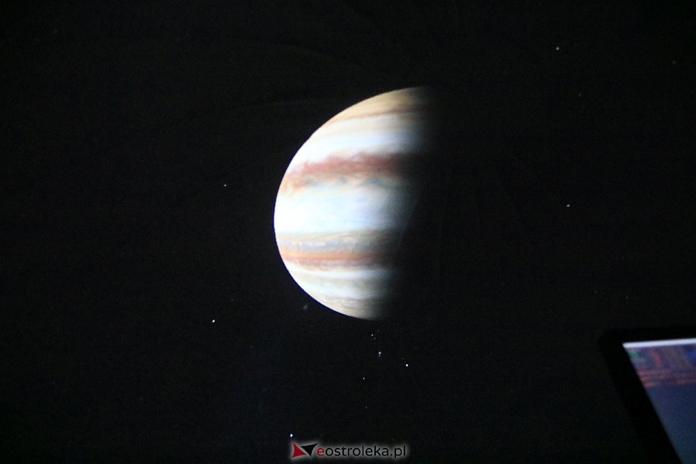 Planetobus w Ostrołęce. Pierwsze wirtualne podróże po Wszechświecie już za nami! [25.08.2022] - zdjęcie #20 - eOstroleka.pl