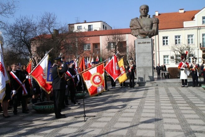 Obchody Święta Republiki Węgierskiej w Ostrołęce(14-03-2011) - zdjęcie #24 - eOstroleka.pl