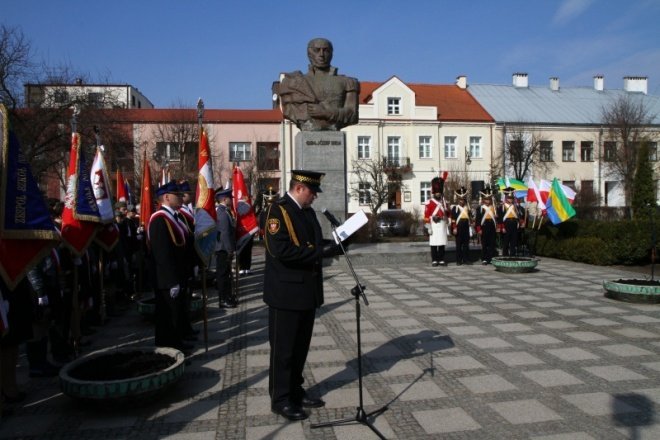 Obchody Święta Republiki Węgierskiej w Ostrołęce(14-03-2011) - zdjęcie #16 - eOstroleka.pl