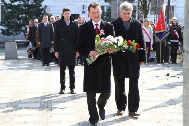 Obchody Święta Republiki Węgierskiej w Ostrołęce(14-03-2011) - zdjęcie #12 - eOstroleka.pl