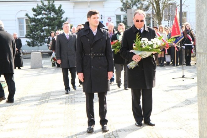 Obchody Święta Republiki Węgierskiej w Ostrołęce(14-03-2011) - zdjęcie #9 - eOstroleka.pl