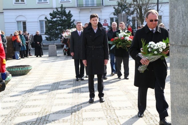 Obchody Święta Republiki Węgierskiej w Ostrołęce(14-03-2011) - zdjęcie #7 - eOstroleka.pl