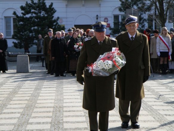 Obchody Święta Republiki Węgierskiej w Ostrołęce(14-03-2011) - zdjęcie #2 - eOstroleka.pl