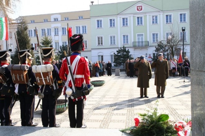 Obchody Święta Republiki Węgierskiej w Ostrołęce(14-03-2011) - zdjęcie #1 - eOstroleka.pl