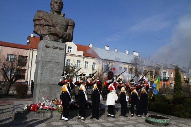 Obchody Święta Republiki Węgierskiej w Ostrołęce(14-03-2011) - zdjęcie #22 - eOstroleka.pl