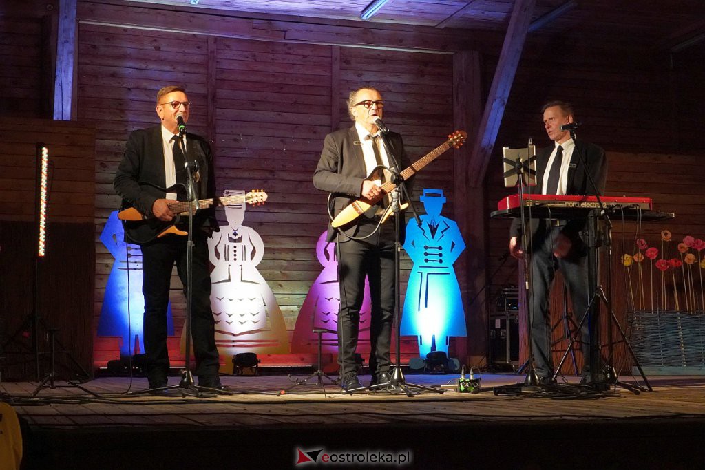 Miodobraniowa Noc Kabaretowa [27.08.2022] - zdjęcie #122 - eOstroleka.pl