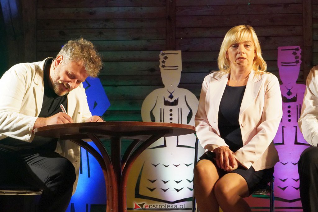 Miodobraniowa Noc Kabaretowa [27.08.2022] - zdjęcie #105 - eOstroleka.pl
