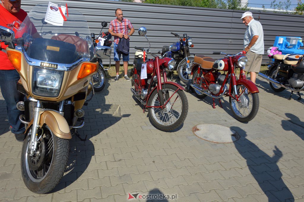 II Zlot Pojazdów Zabytkowych z lat PRL [28.08.2022] - zdjęcie #57 - eOstroleka.pl