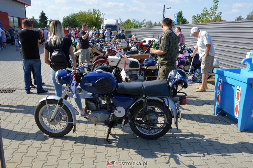 II Zlot Pojazdów Zabytkowych z lat PRL [28.08.2022] - zdjęcie #54 - eOstroleka.pl
