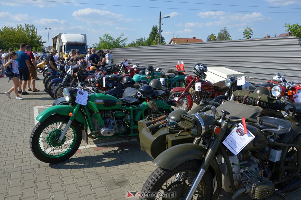 II Zlot Pojazdów Zabytkowych z lat PRL [28.08.2022] - zdjęcie #49 - eOstroleka.pl