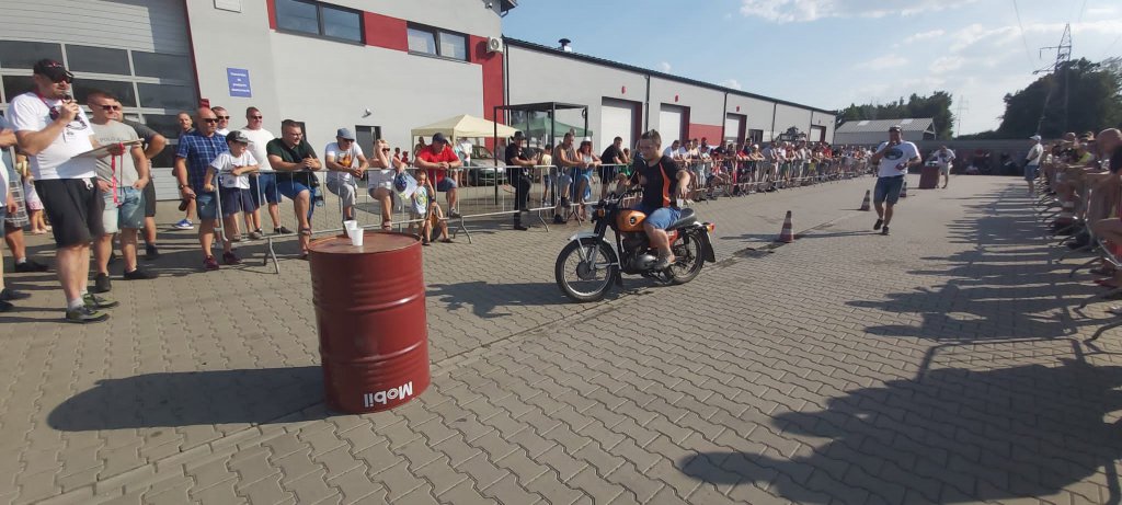 II Zlot Pojazdów Zabytkowych z lat PRL [28.08.2022] - zdjęcie #3 - eOstroleka.pl