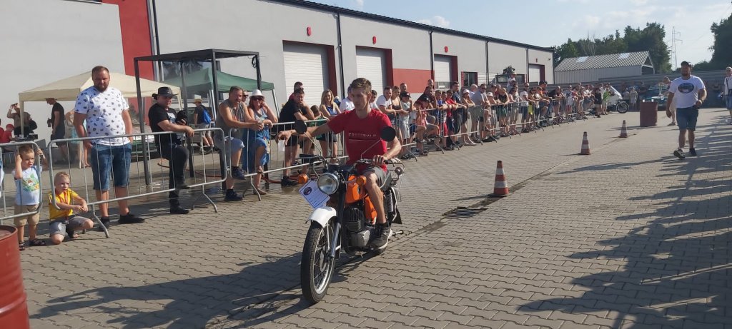 II Zlot Pojazdów Zabytkowych z lat PRL [28.08.2022] - zdjęcie #8 - eOstroleka.pl