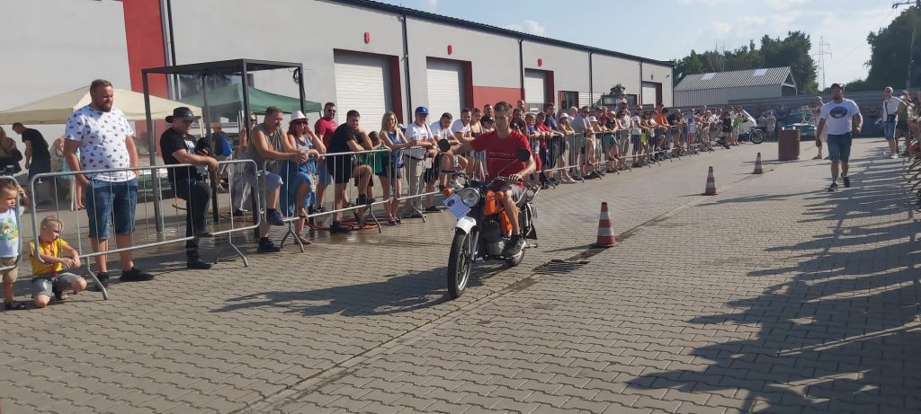 II Zlot Pojazdów Zabytkowych z lat PRL [28.08.2022] - zdjęcie #7 - eOstroleka.pl
