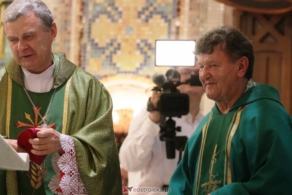Pożegnanie ks. Jana Świerada [28.08.2022] - zdjęcie #1 - eOstroleka.pl