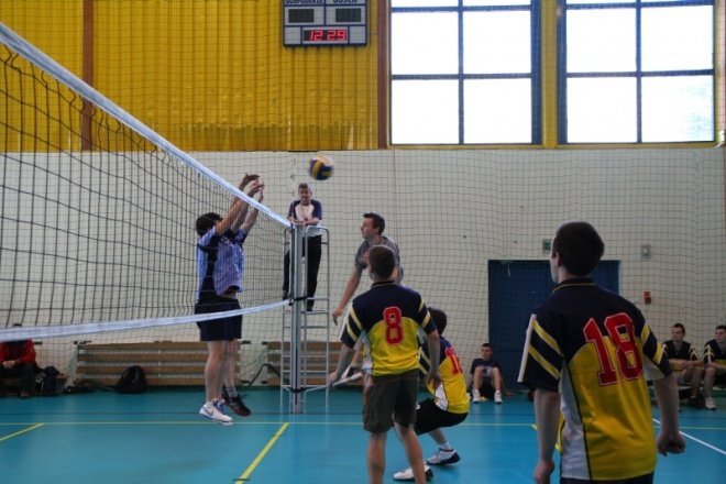 IX Mistrzostwa Miasta Ostrołęki Szkół Średnich (16-03-2011) - zdjęcie #9 - eOstroleka.pl