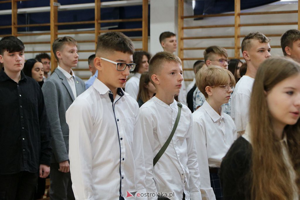 Rozpoczęcie roku szkolnego w ZSZ nr 3 w Ostrołęce [01.09.2022] - zdjęcie #13 - eOstroleka.pl