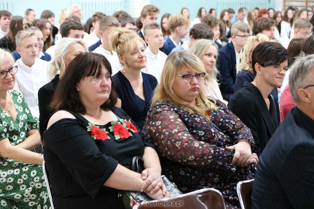 Rozpoczęcie roku szkolnego w ZSZ nr 3 w Ostrołęce [01.09.2022] - zdjęcie #50 - eOstroleka.pl