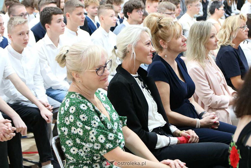Rozpoczęcie roku szkolnego w ZSZ nr 3 w Ostrołęce [01.09.2022] - zdjęcie #45 - eOstroleka.pl