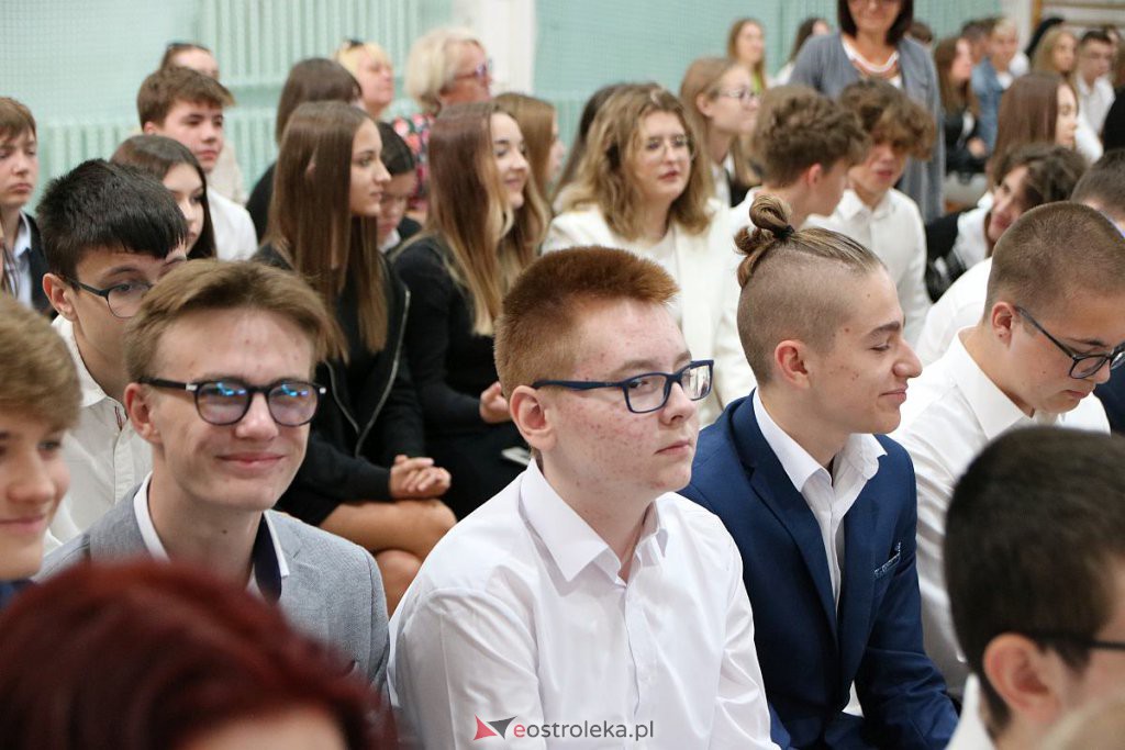 Rozpoczęcie roku szkolnego w ZSZ nr 3 w Ostrołęce [01.09.2022] - zdjęcie #38 - eOstroleka.pl