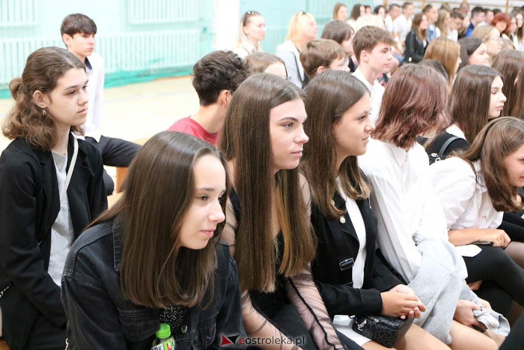 Rozpoczęcie roku szkolnego w ZSZ nr 3 w Ostrołęce [01.09.2022] - zdjęcie #32 - eOstroleka.pl