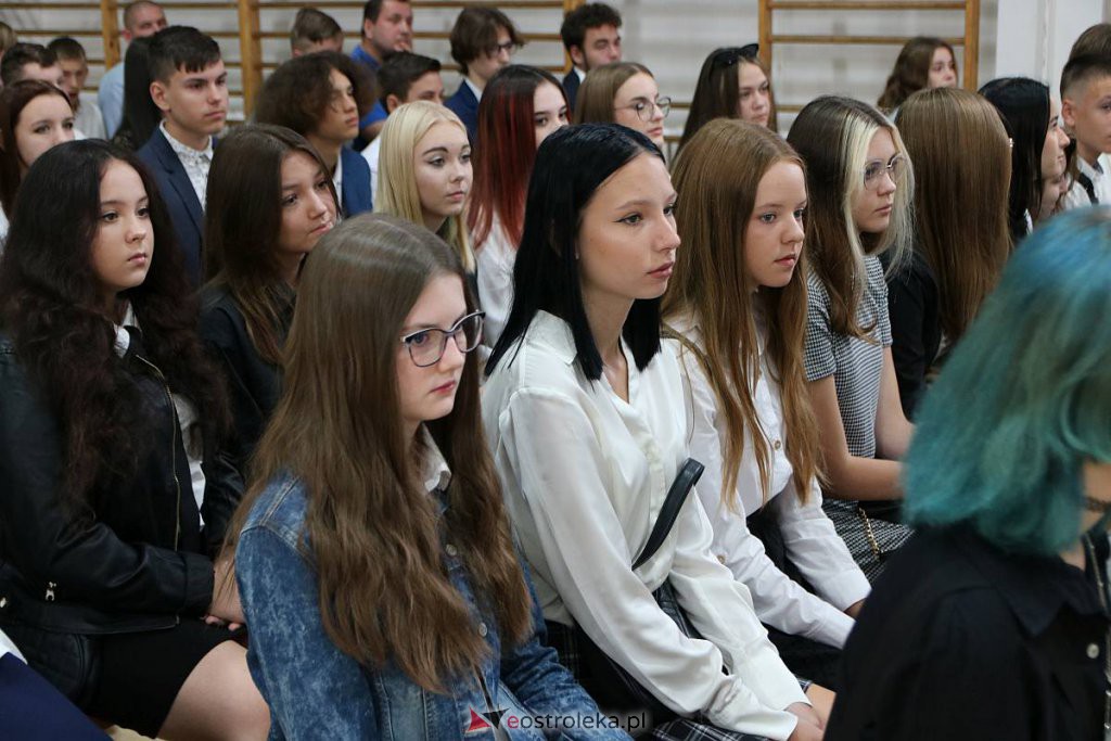 Rozpoczęcie roku szkolnego w ZSZ nr 3 w Ostrołęce [01.09.2022] - zdjęcie #21 - eOstroleka.pl