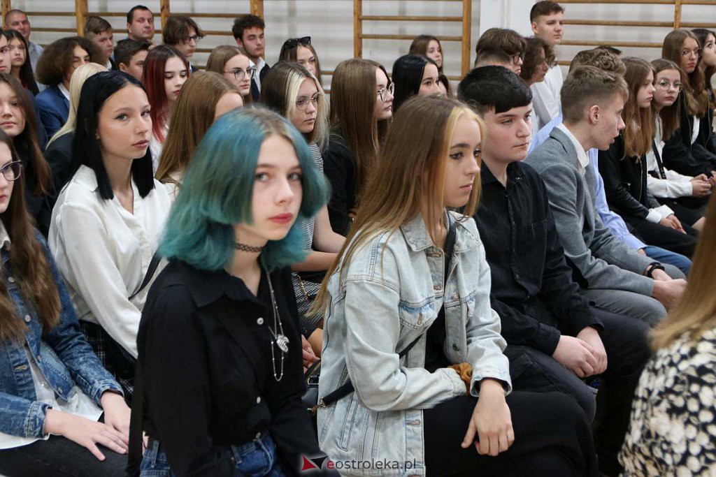 Rozpoczęcie roku szkolnego w ZSZ nr 3 w Ostrołęce [01.09.2022] - zdjęcie #19 - eOstroleka.pl