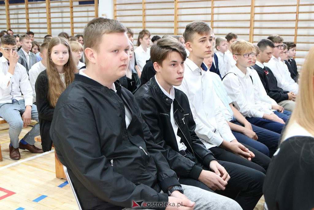 Rozpoczęcie roku szkolnego w ZSZ nr 3 w Ostrołęce [01.09.2022] - zdjęcie #11 - eOstroleka.pl