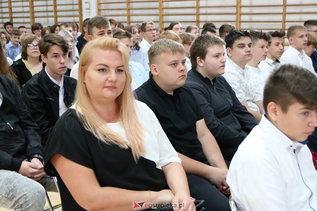 Rozpoczęcie roku szkolnego w ZSZ nr 3 w Ostrołęce [01.09.2022] - zdjęcie #9 - eOstroleka.pl