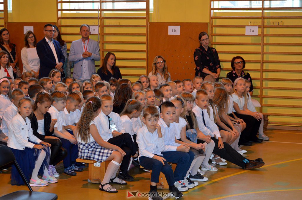 Rozpoczęcia roku szkolnego w SP 3 [01.09.2022] - zdjęcie #27 - eOstroleka.pl