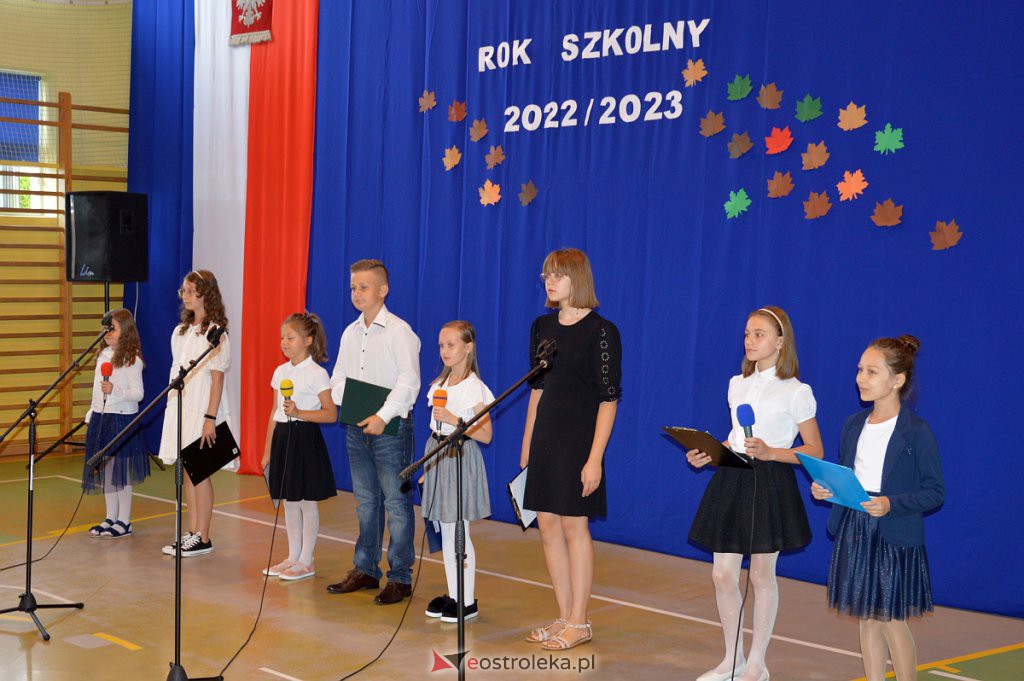 Rozpoczęcia roku szkolnego w SP 3 [01.09.2022] - zdjęcie #22 - eOstroleka.pl