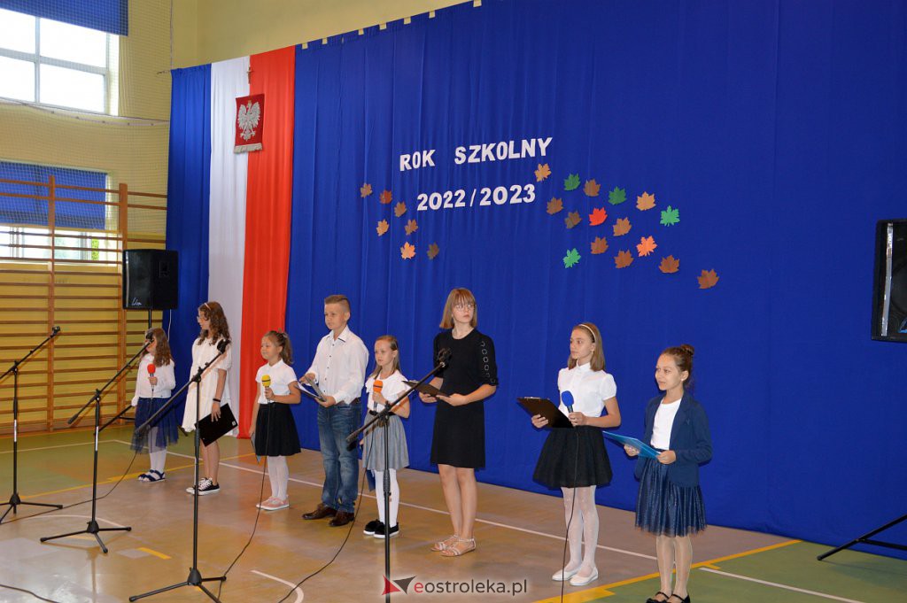Rozpoczęcia roku szkolnego w SP 3 [01.09.2022] - zdjęcie #21 - eOstroleka.pl