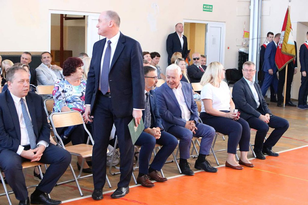 Rozpoczęcie roku szkolnego w ZSZ nr 1 [01.09.2022] - zdjęcie #88 - eOstroleka.pl
