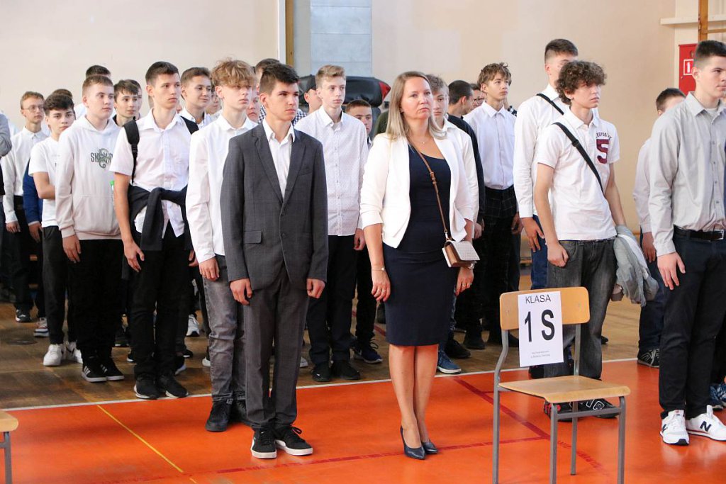 Rozpoczęcie roku szkolnego w ZSZ nr 1 [01.09.2022] - zdjęcie #74 - eOstroleka.pl