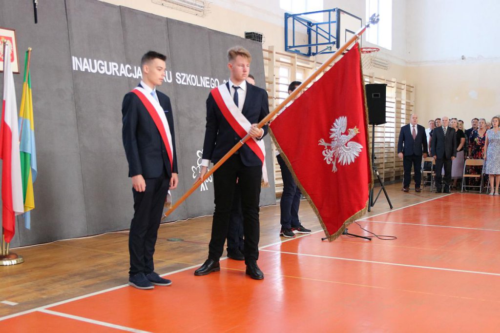Rozpoczęcie roku szkolnego w ZSZ nr 1 [01.09.2022] - zdjęcie #73 - eOstroleka.pl