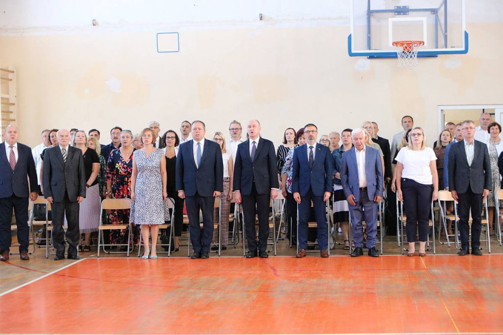 Rozpoczęcie roku szkolnego w ZSZ nr 1 [01.09.2022] - zdjęcie #72 - eOstroleka.pl