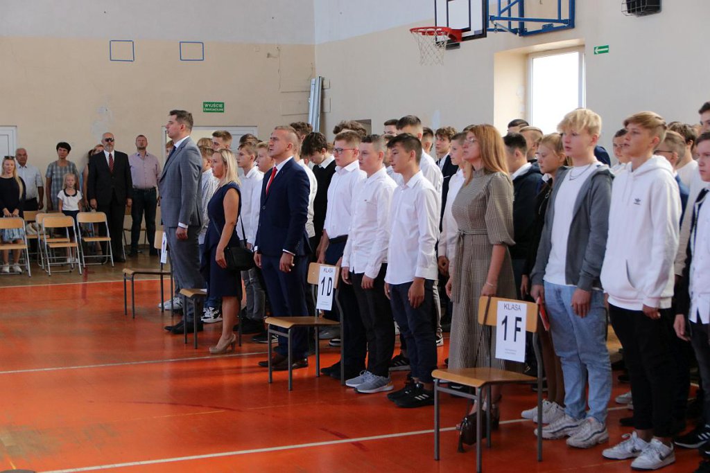 Rozpoczęcie roku szkolnego w ZSZ nr 1 [01.09.2022] - zdjęcie #71 - eOstroleka.pl