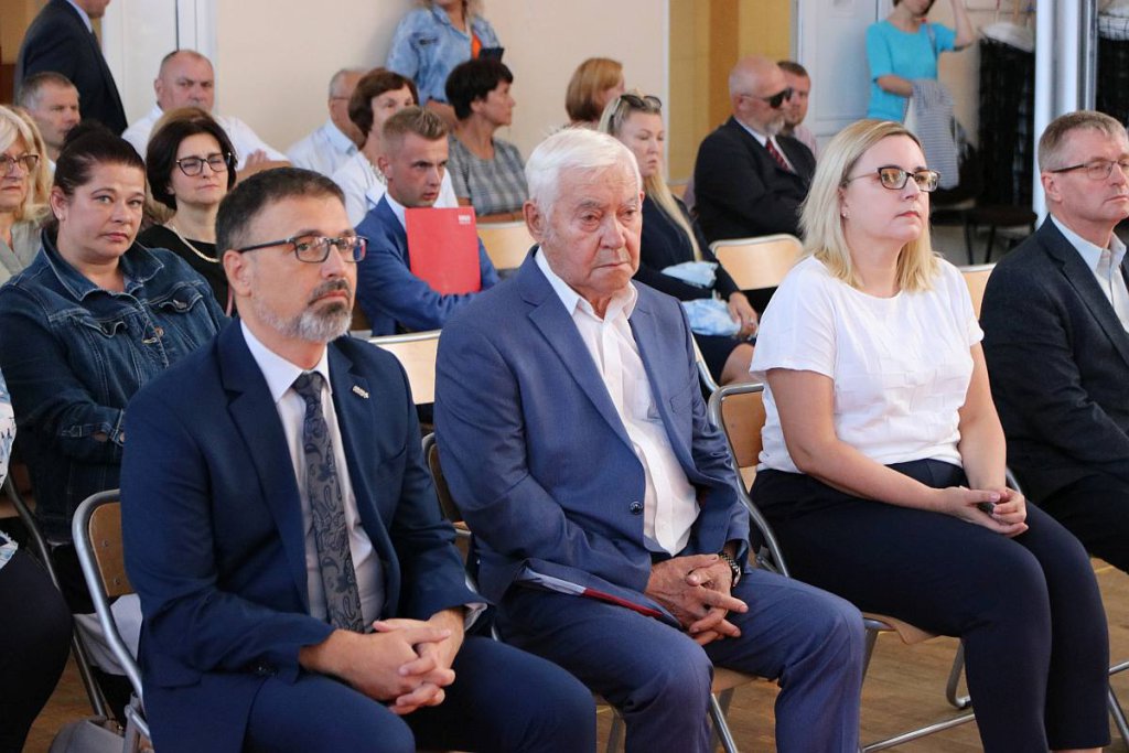 Rozpoczęcie roku szkolnego w ZSZ nr 1 [01.09.2022] - zdjęcie #43 - eOstroleka.pl