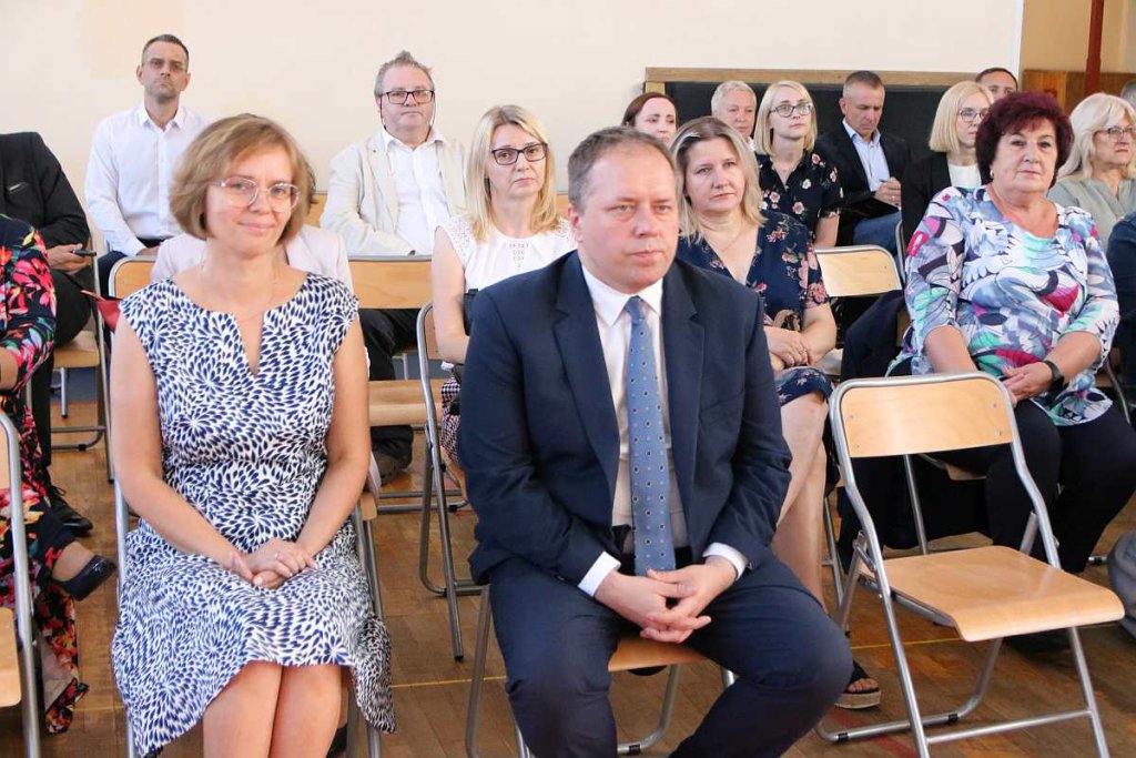 Rozpoczęcie roku szkolnego w ZSZ nr 1 [01.09.2022] - zdjęcie #41 - eOstroleka.pl
