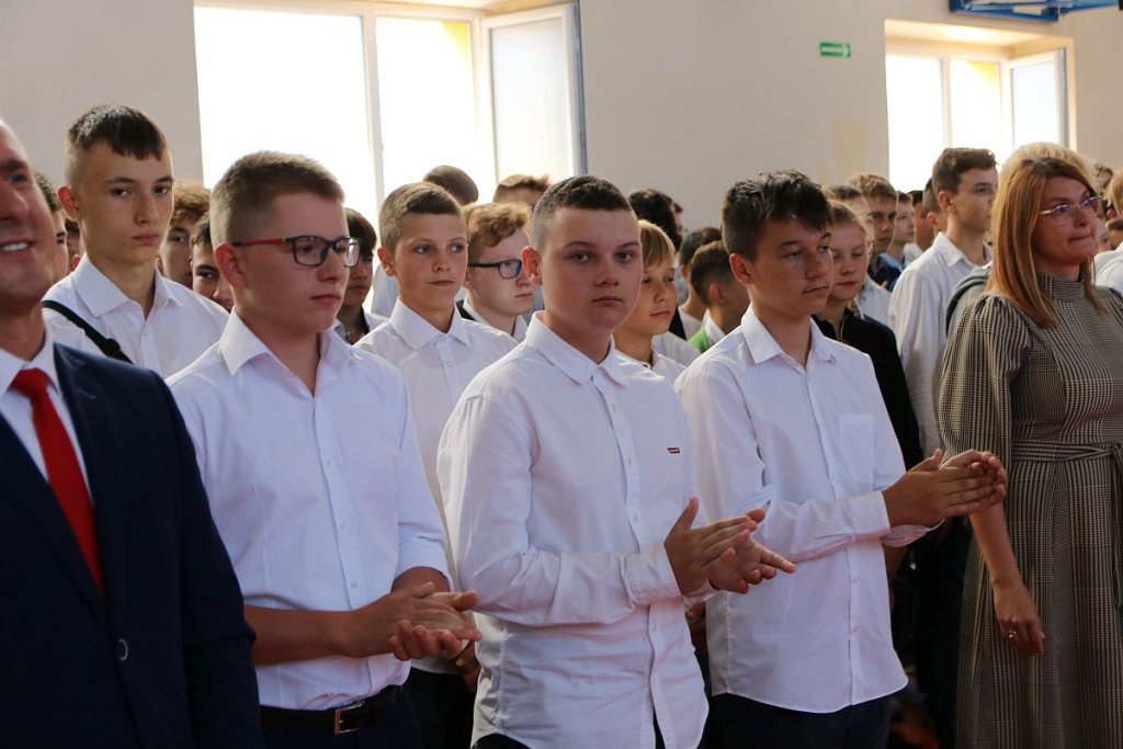Rozpoczęcie roku szkolnego w ZSZ nr 1 [01.09.2022] - zdjęcie #23 - eOstroleka.pl