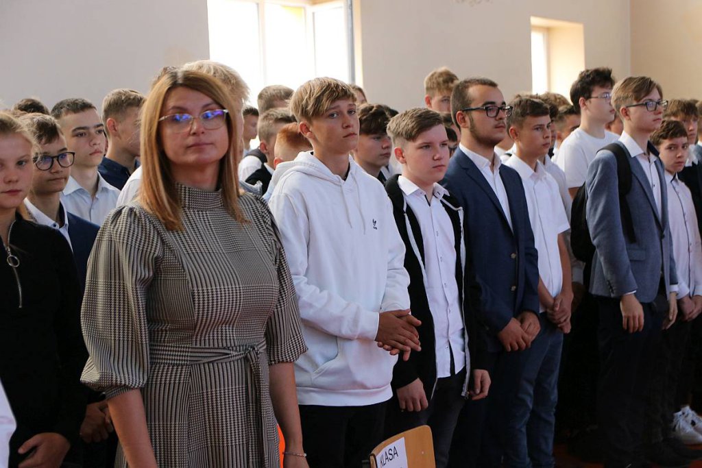 Rozpoczęcie roku szkolnego w ZSZ nr 1 [01.09.2022] - zdjęcie #21 - eOstroleka.pl