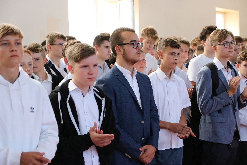 Rozpoczęcie roku szkolnego w ZSZ nr 1 [01.09.2022] - zdjęcie #17 - eOstroleka.pl