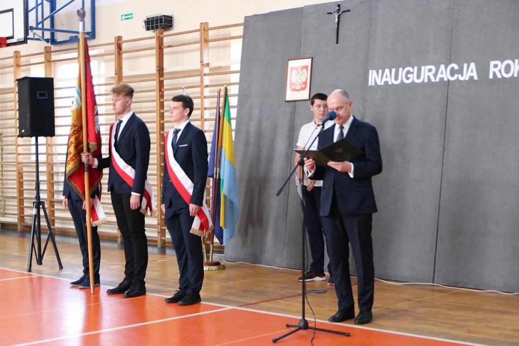 Rozpoczęcie roku szkolnego w ZSZ nr 1 [01.09.2022] - zdjęcie #2 - eOstroleka.pl
