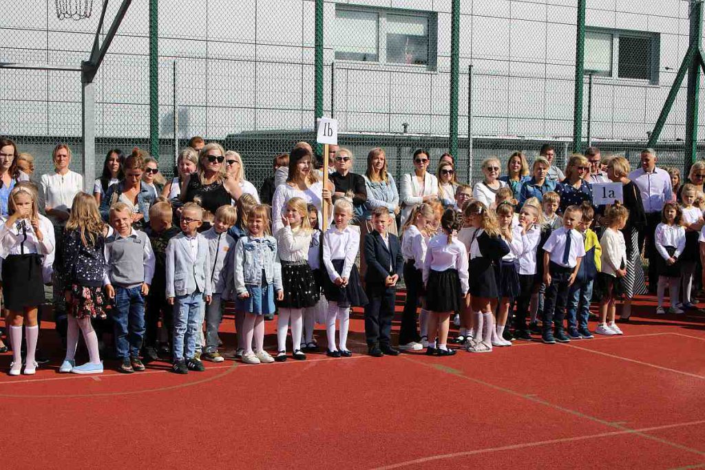 Rozpoczęcie roku szkolnego w SP 5 [01.09.2022] - zdjęcie #134 - eOstroleka.pl
