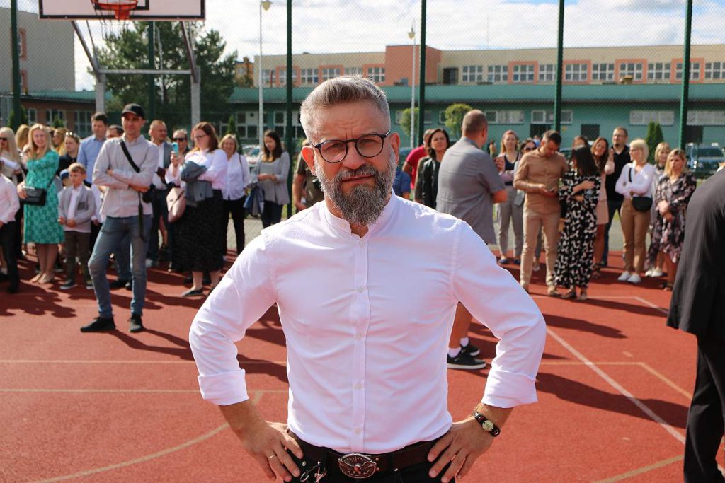 Rozpoczęcie roku szkolnego w SP 5 [01.09.2022] - zdjęcie #120 - eOstroleka.pl