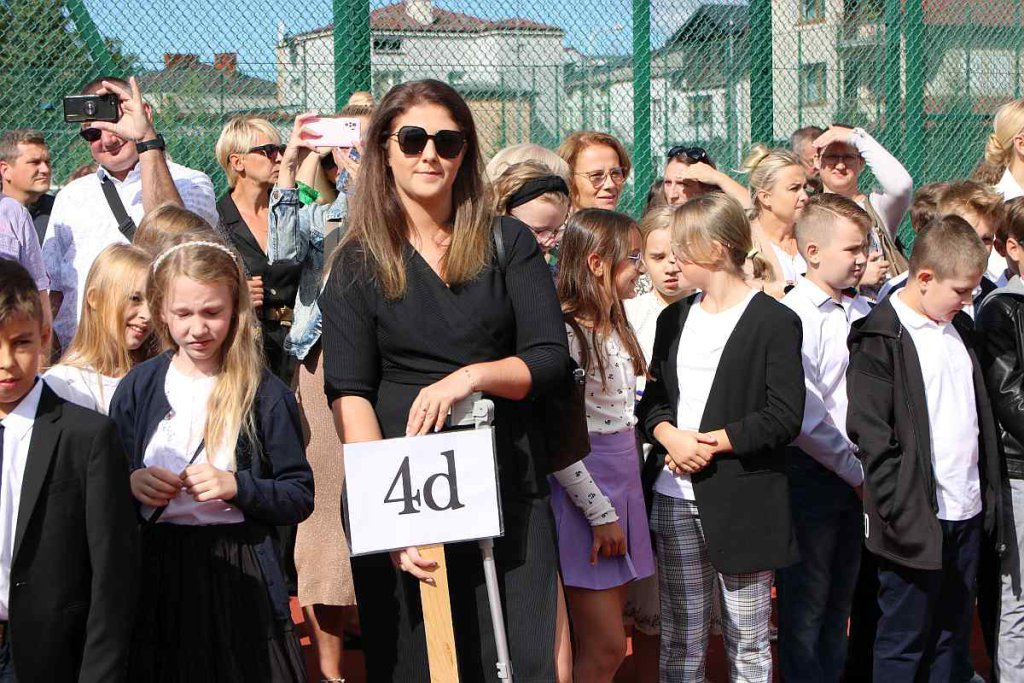 Rozpoczęcie roku szkolnego w SP 5 [01.09.2022] - zdjęcie #100 - eOstroleka.pl