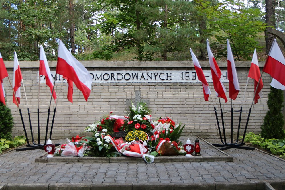 83. rocznica wybuchu II Wojny Światowej [01.09.2022] - zdjęcie #1 - eOstroleka.pl