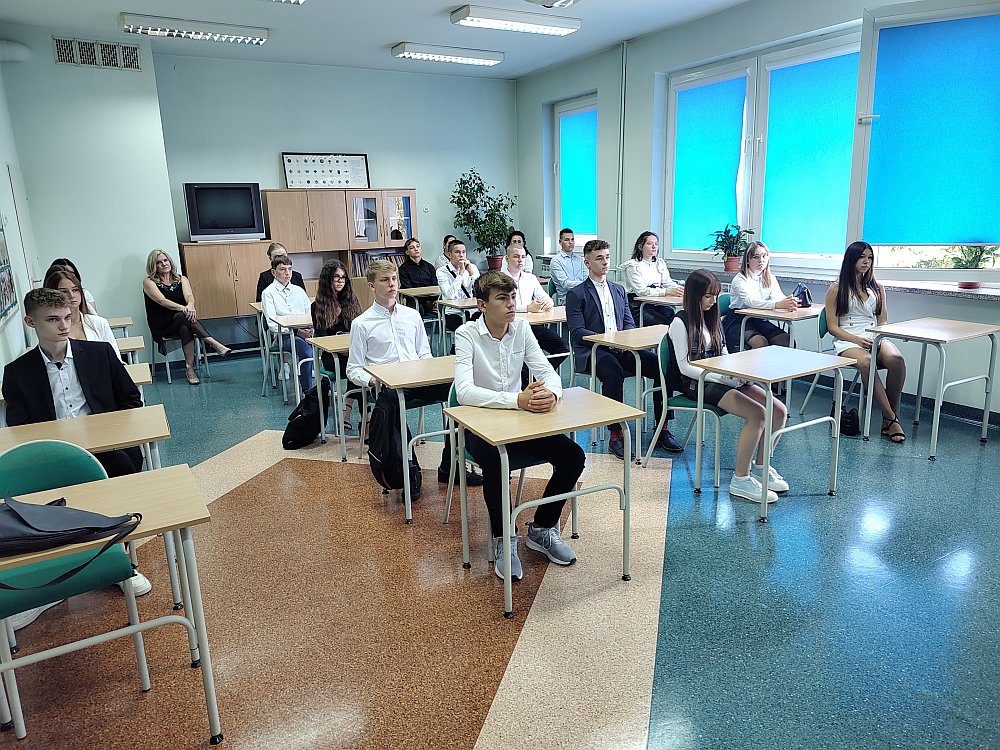 W Ostrołęce powstało nowe liceum mundurowe [01.09.2022] - zdjęcie #2 - eOstroleka.pl