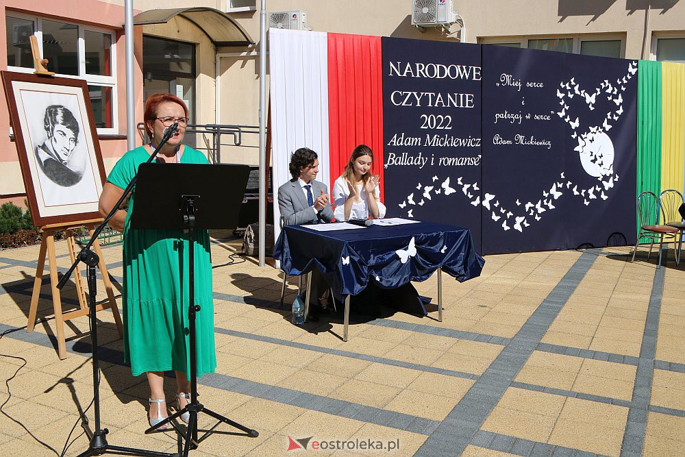 Narodowe Czytanie w Szkole Podstawowej nr 5 {02.09.2022] - zdjęcie #66 - eOstroleka.pl